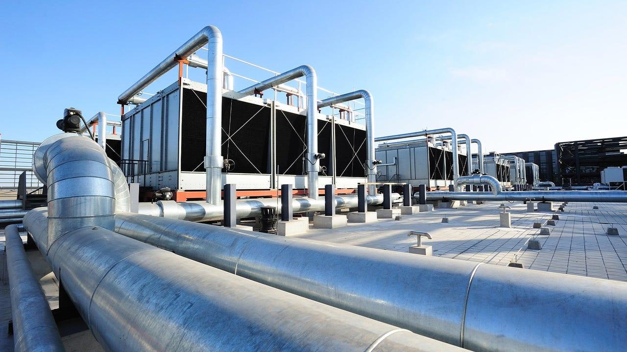 Planta industrial con sistemas de tratamiento de agua